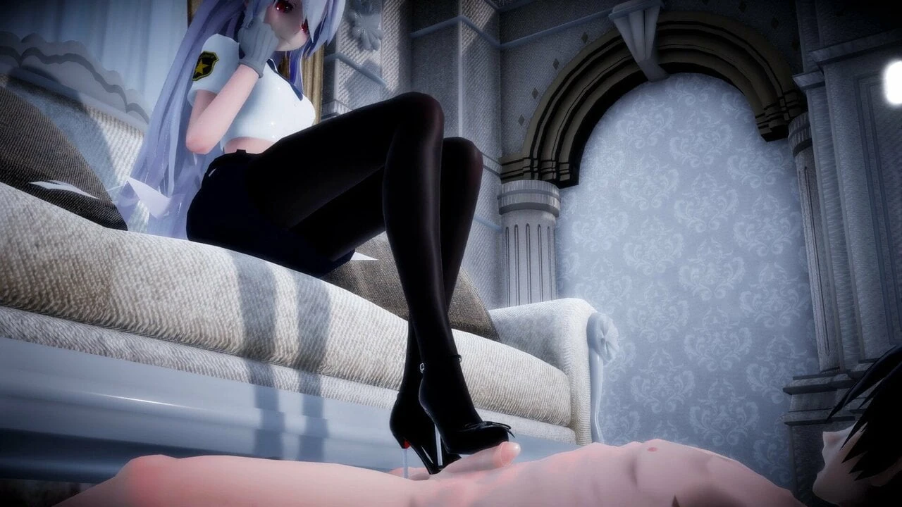 Sexy policeofficer Haku Extreme CBT